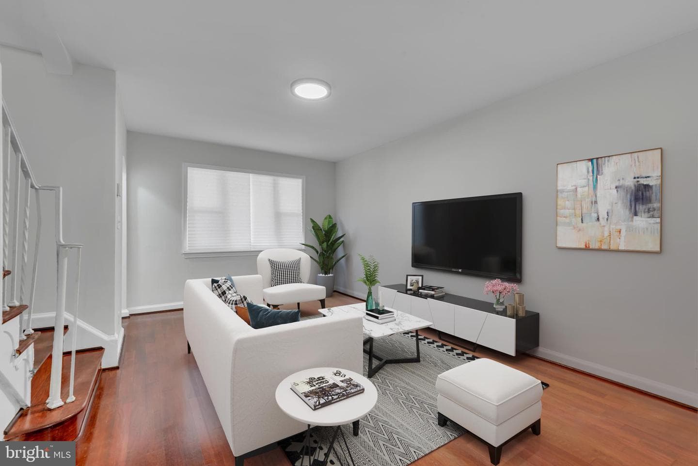 1527 Montana Avenue NE photo 5
