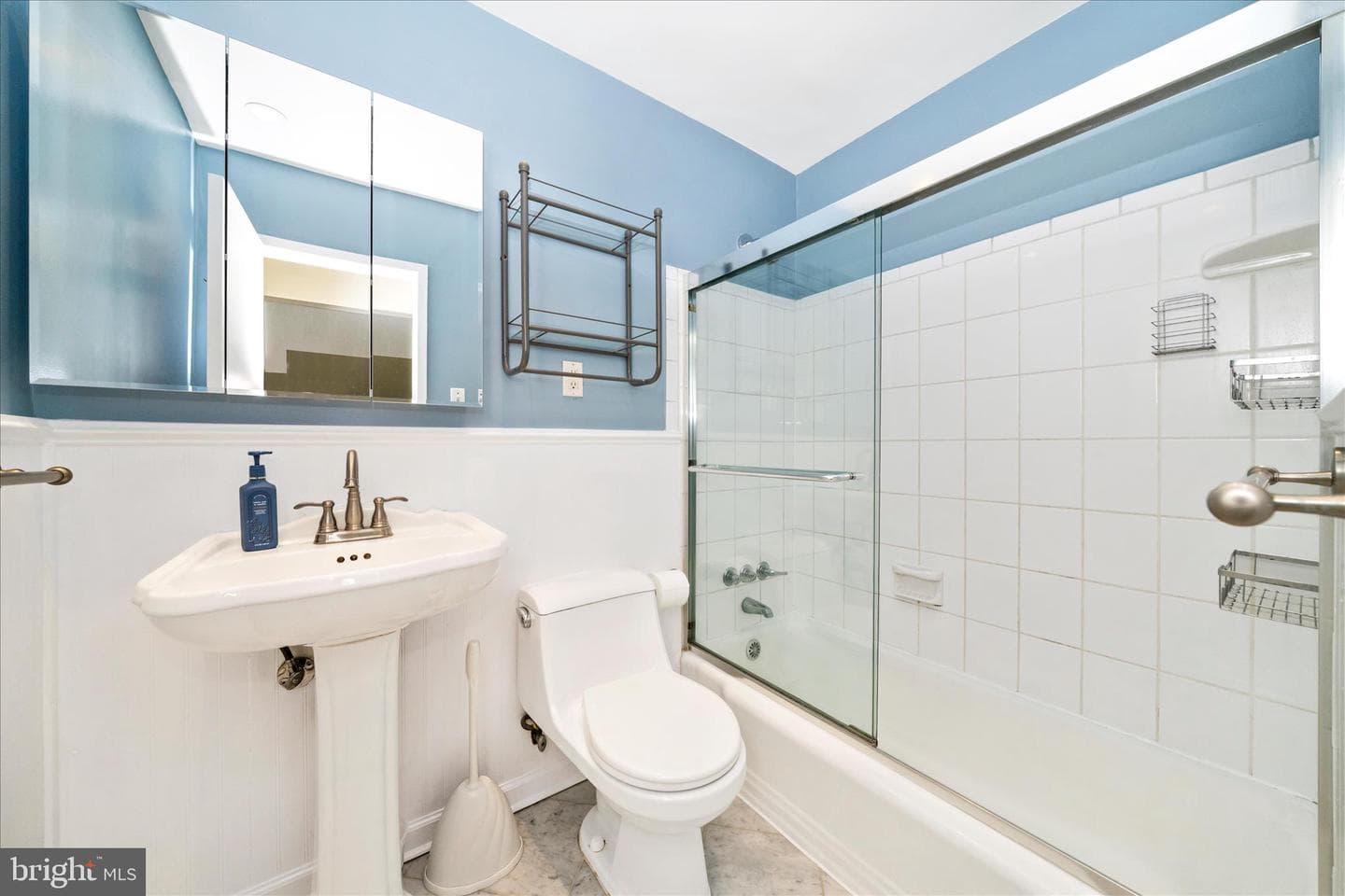 2400 NW 41st Street NW #403 photo 17