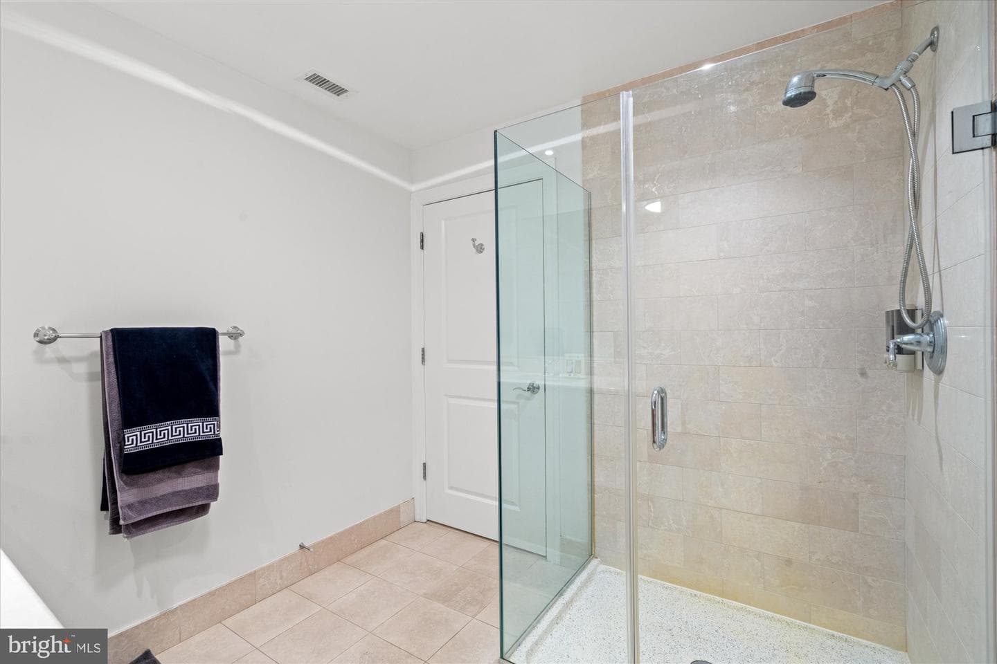 2425 L Street NW #324 photo 19