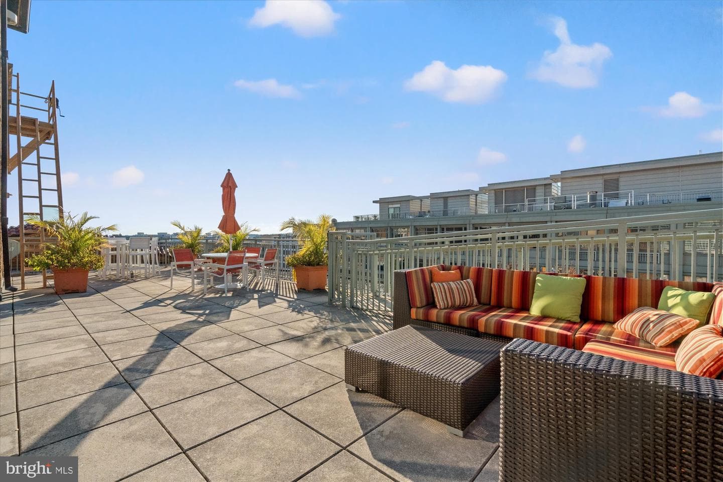 2425 L Street NW #324 photo 30