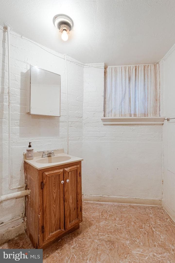 634 Irving Street NW photo 38