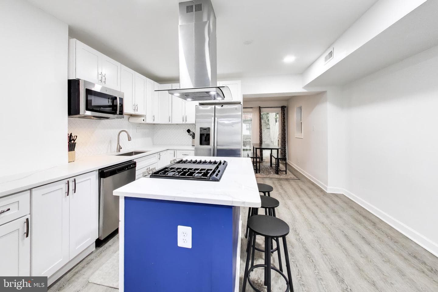 1310 Dexter Terrace SE photo 4