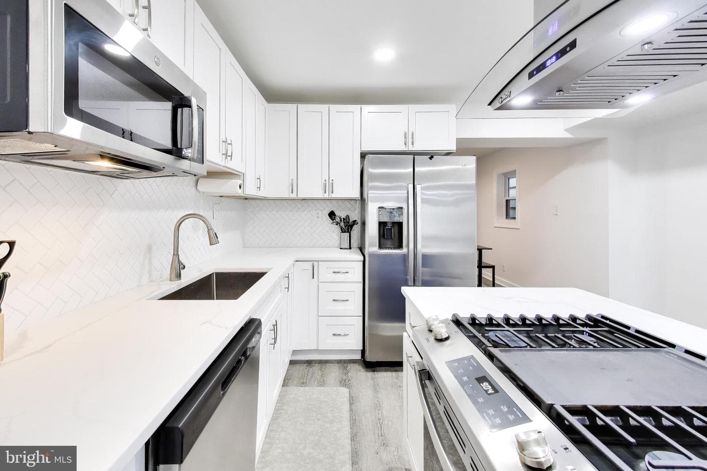 1310 Dexter Terrace SE photo 6