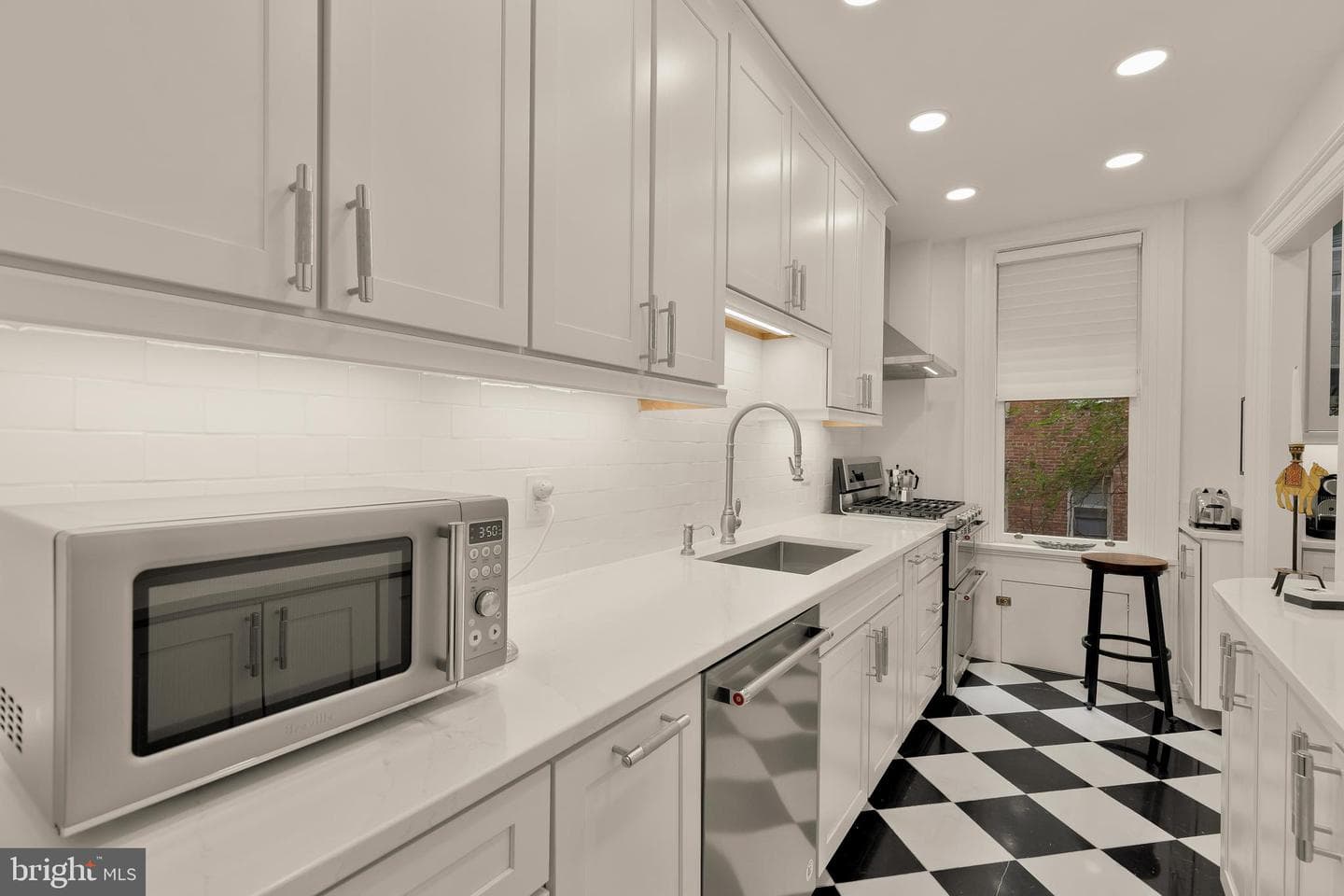 2039 New Hampshire Avenue NW #301 photo 14