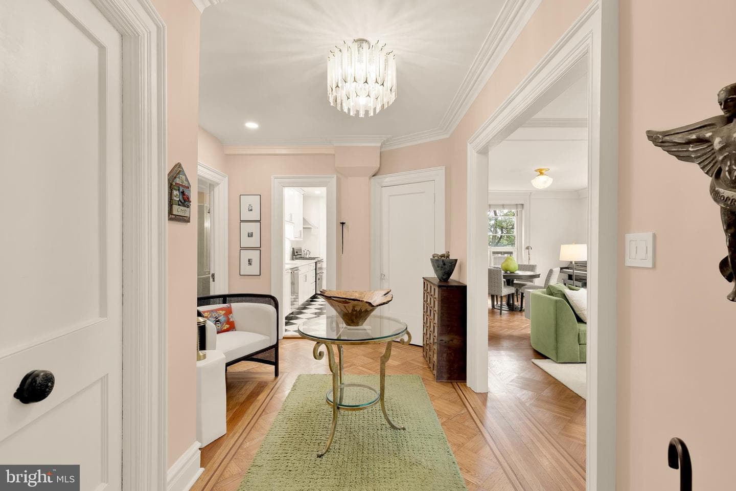 2039 New Hampshire Avenue NW #301 photo 2