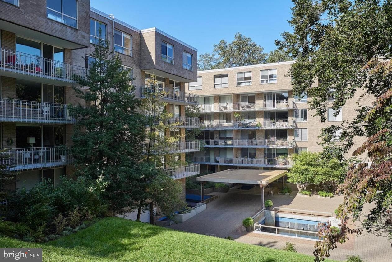 4100 Cathedral Avenue NW #615 photo 46