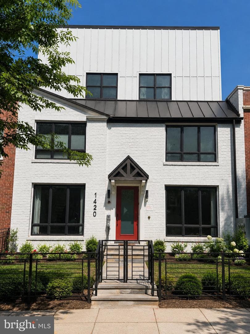 1420 Staples Street NE #1, Washington