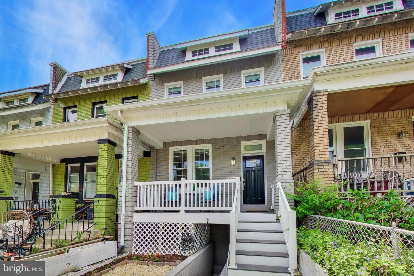 317 Todd Place NE