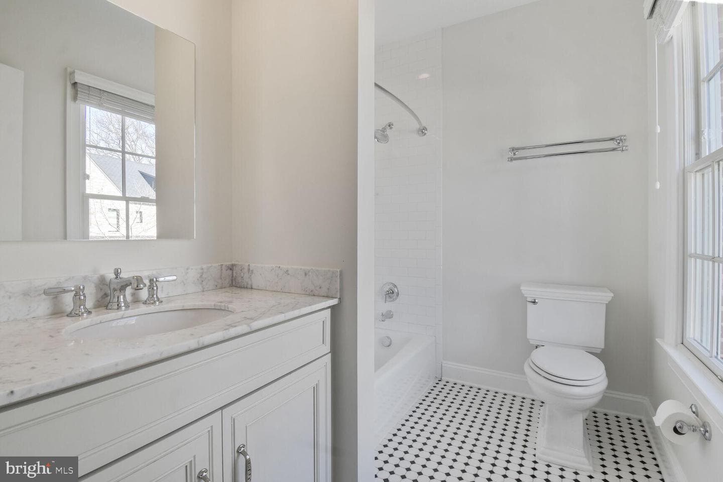 1935 Foxview Circle NW photo 32