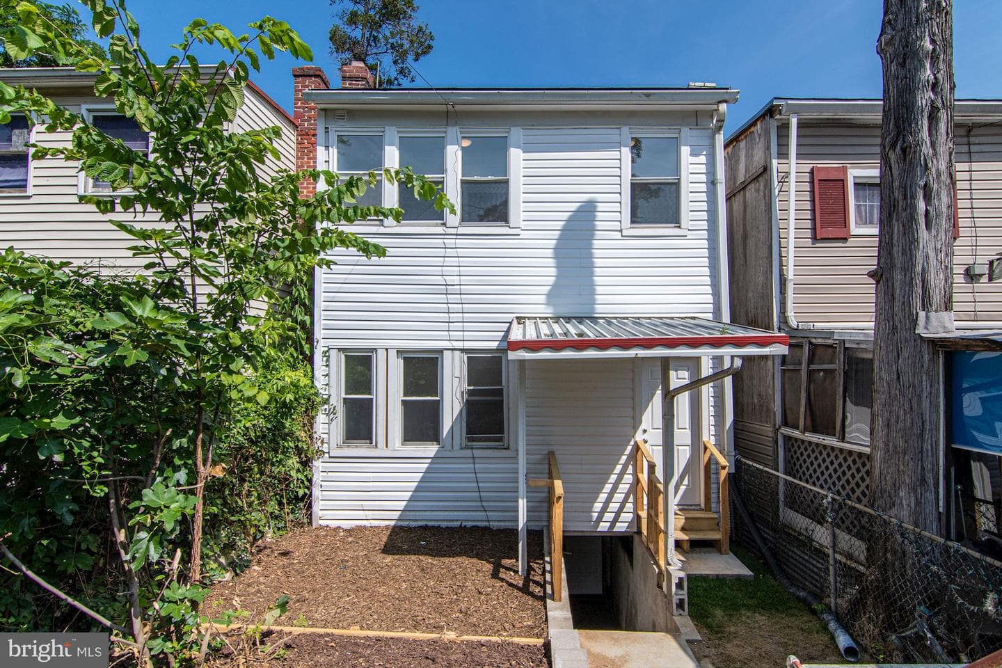 2413 Minnesota Avenue SE photo 4