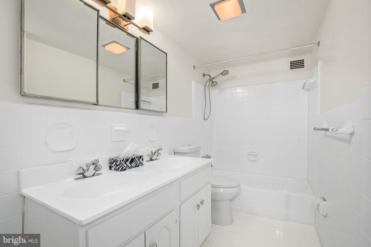 4201 Cathedral Avenue NW #220e photo 29