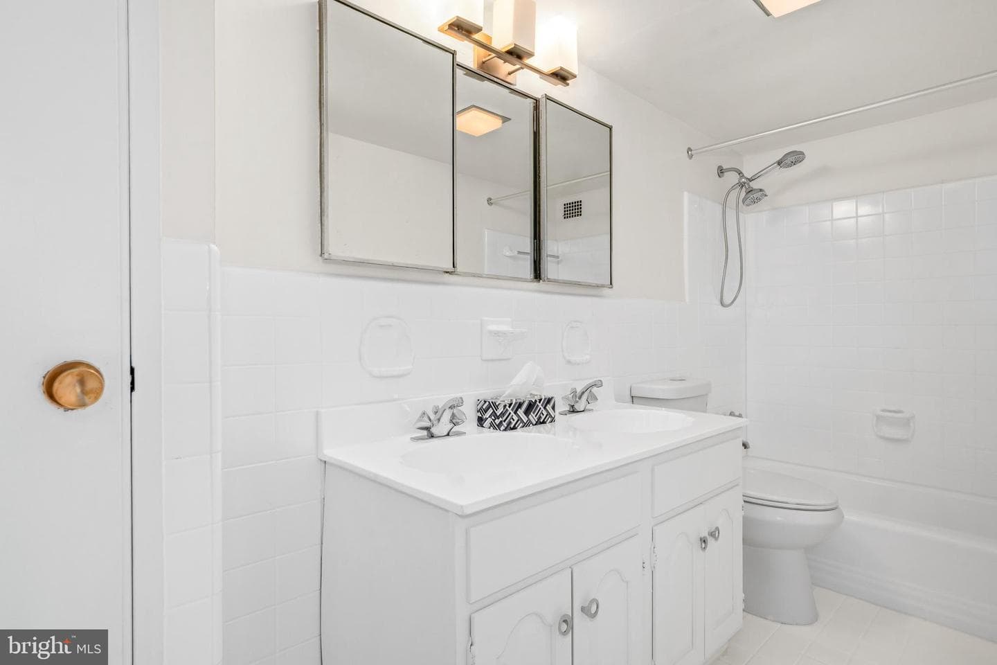 4201 Cathedral Avenue NW #220e photo 30