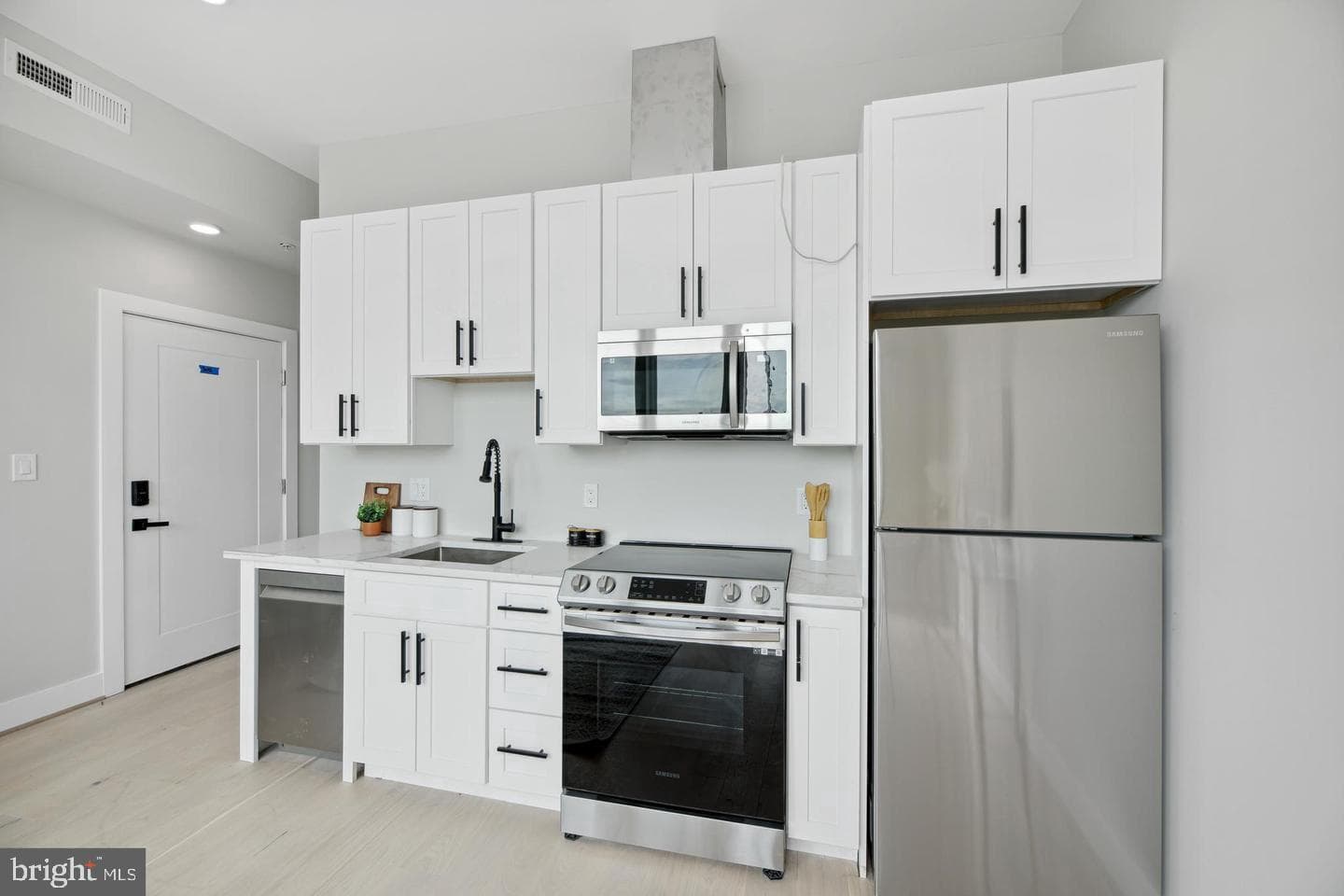 2213 M Street NE #7, Washington