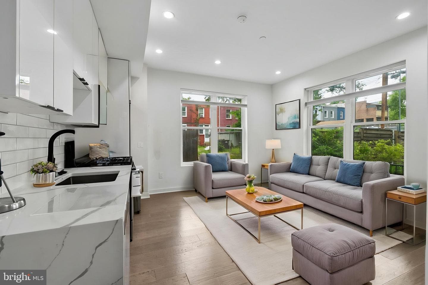 1019 17th Place NE #103, Washington