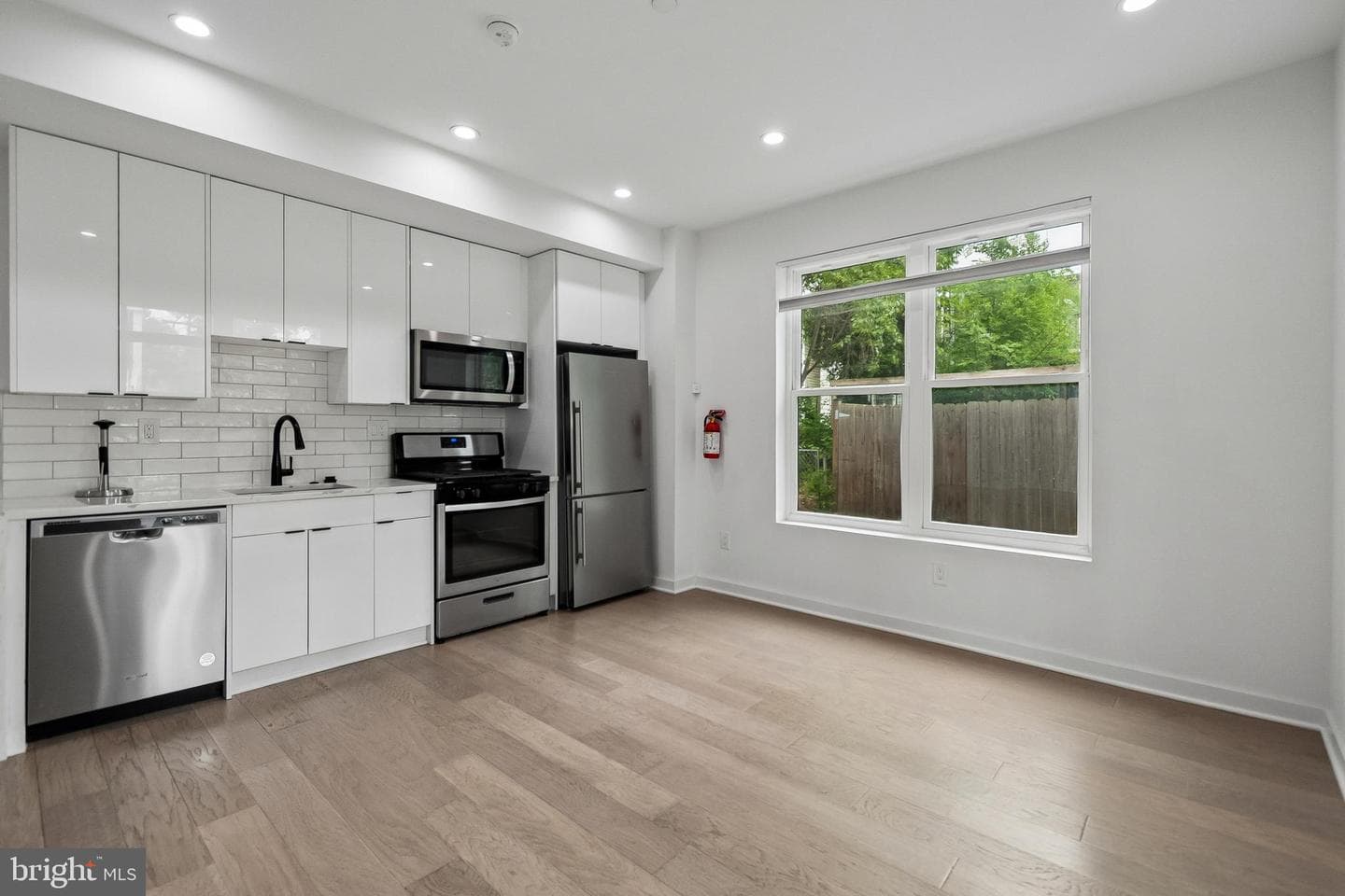 1019 17th Place NE #103 photo 6