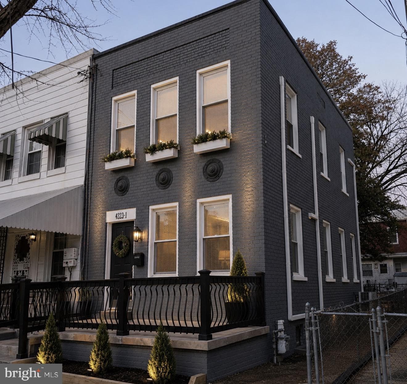 613 Roxboro Place NW, Washington
