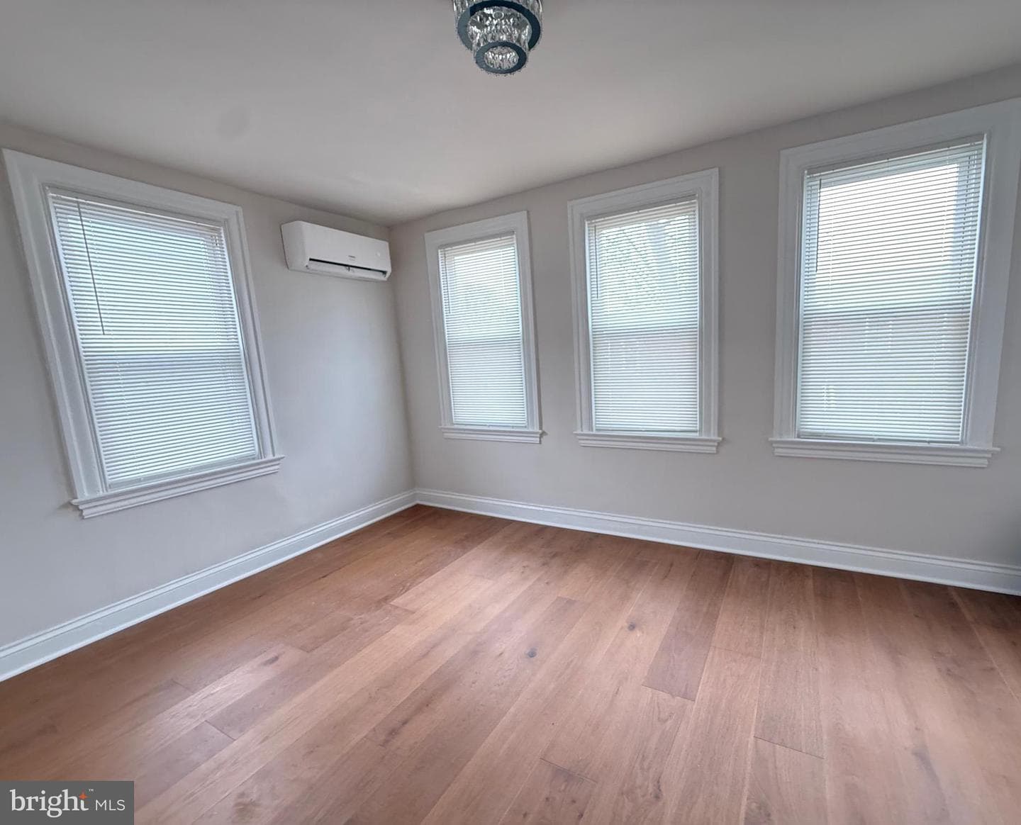 613 Roxboro Place NW photo 18
