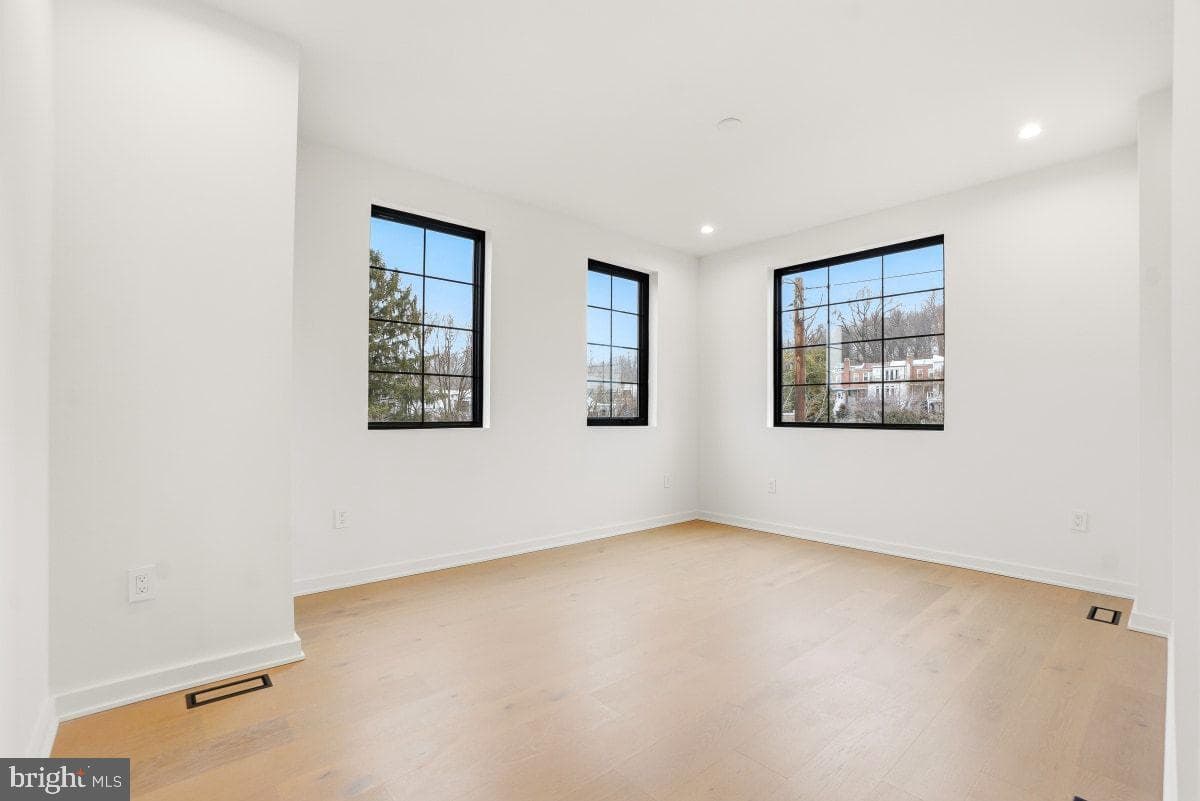 3554 T Street NW photo 36
