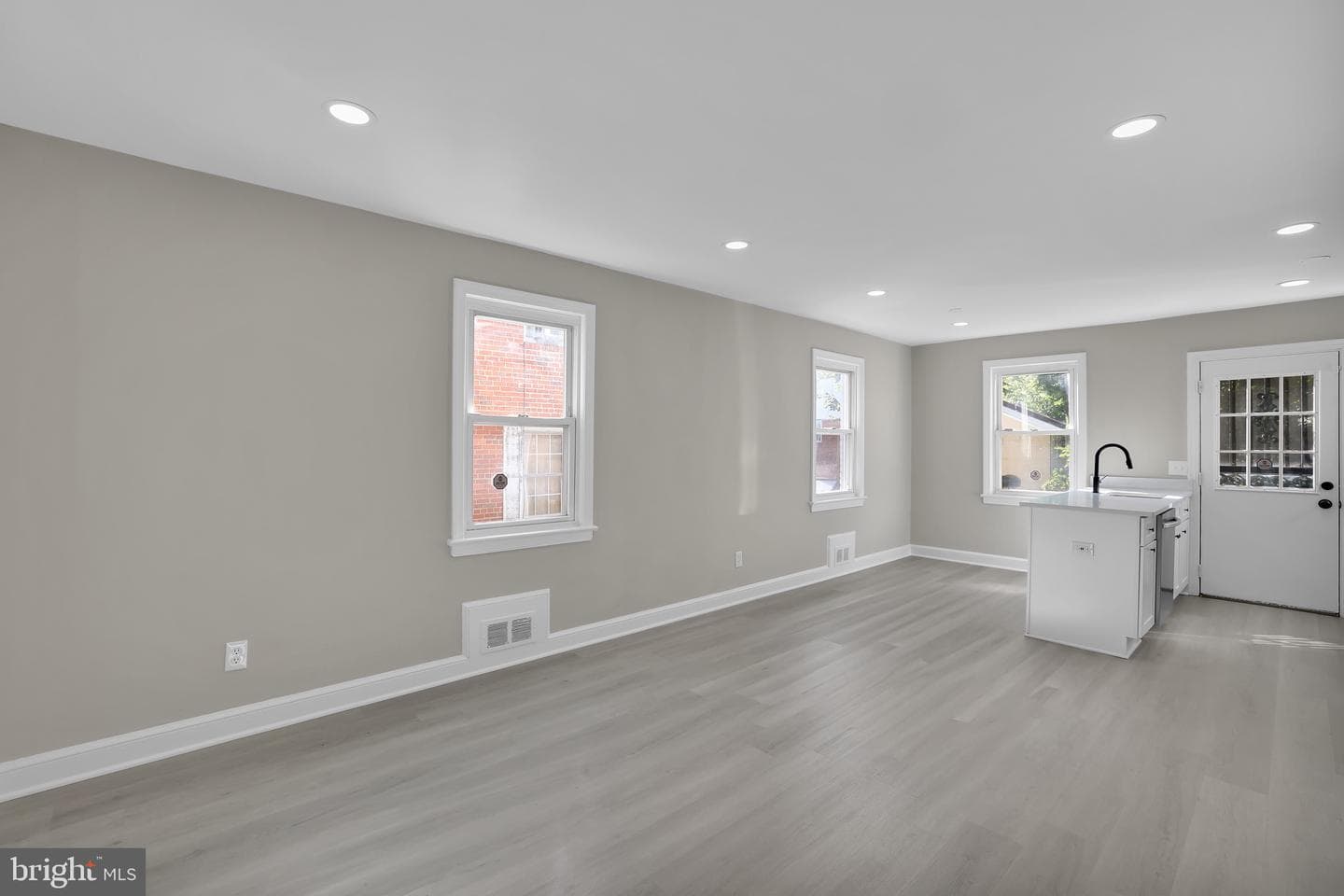 2411 Savannah Street SE photo 4