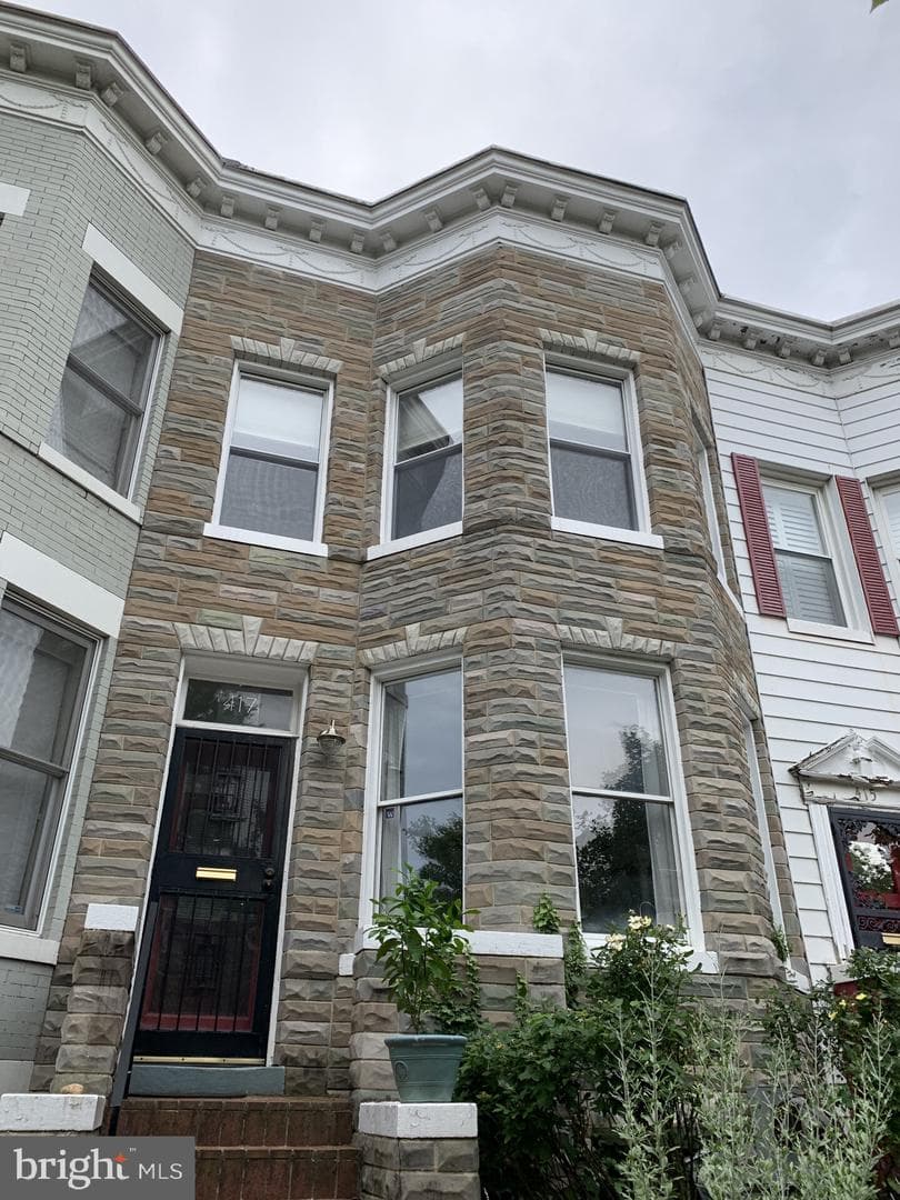 417 G Street NE photo 1