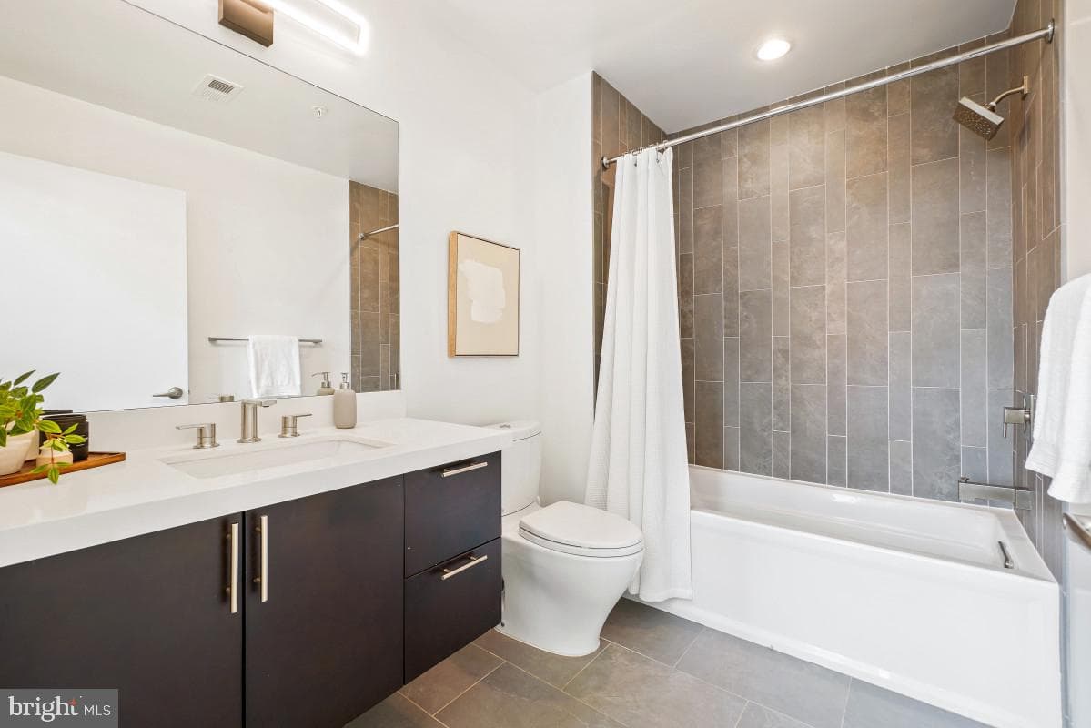 1443 Chapin Street NW #401 photo 21