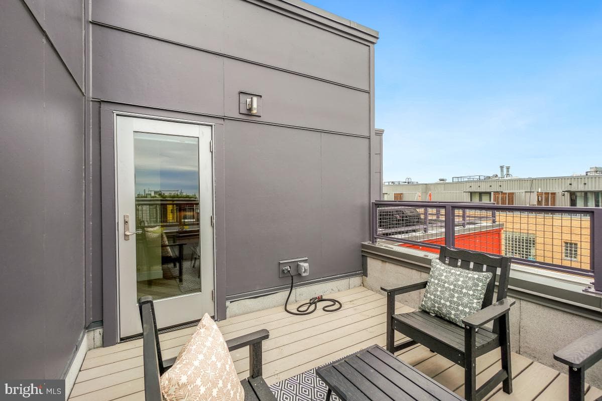 1443 Chapin Street NW #401 photo 41