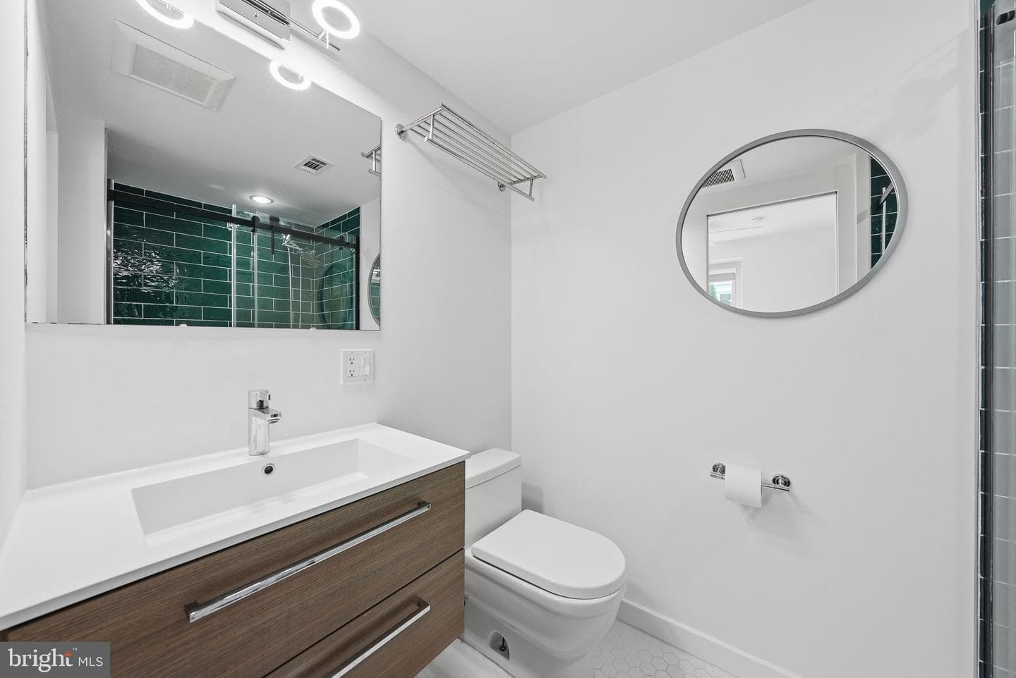 2424 17 Street NW #0101 photo 16