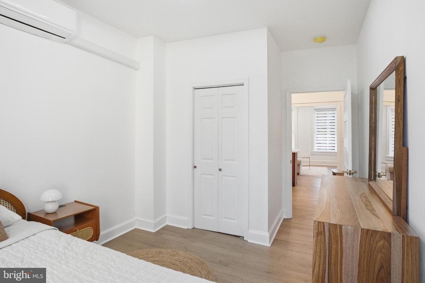 313 C Street SE photo 32