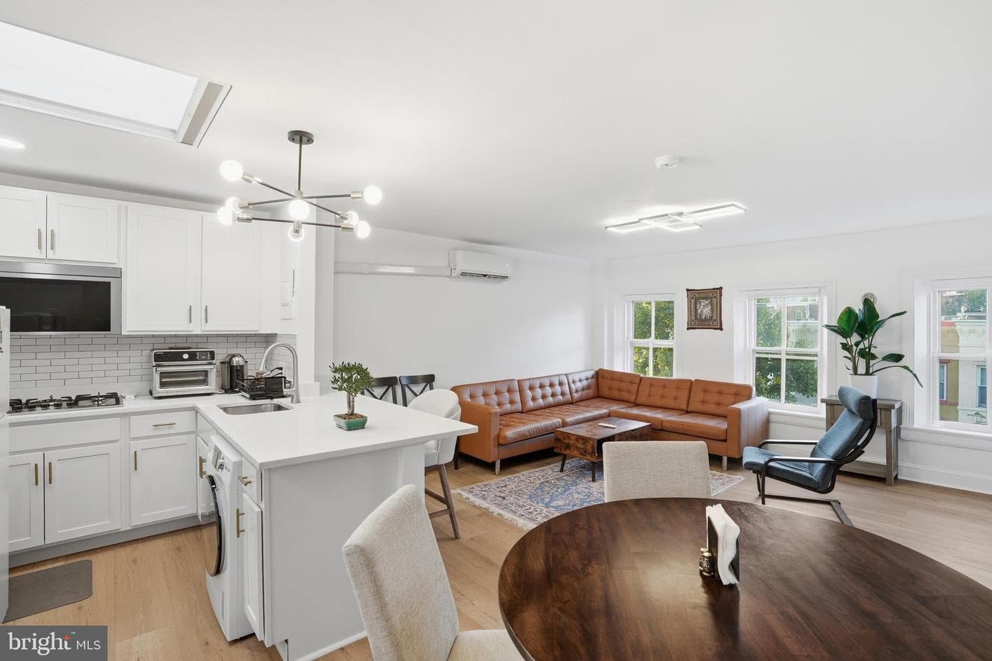 313 C Street SE photo 5