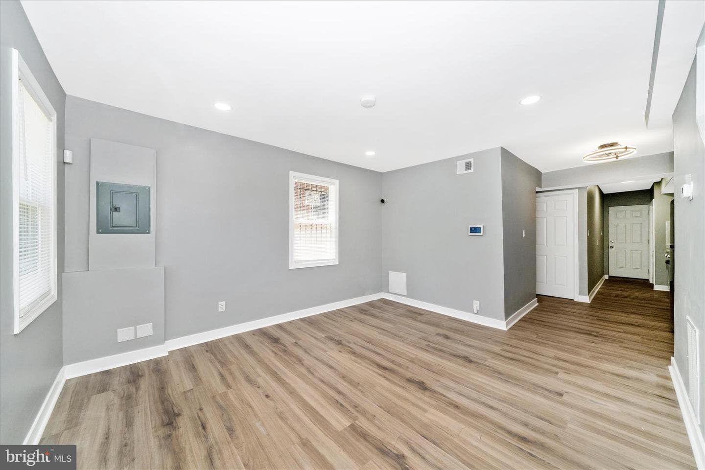 5027 Benning Road SE photo 11