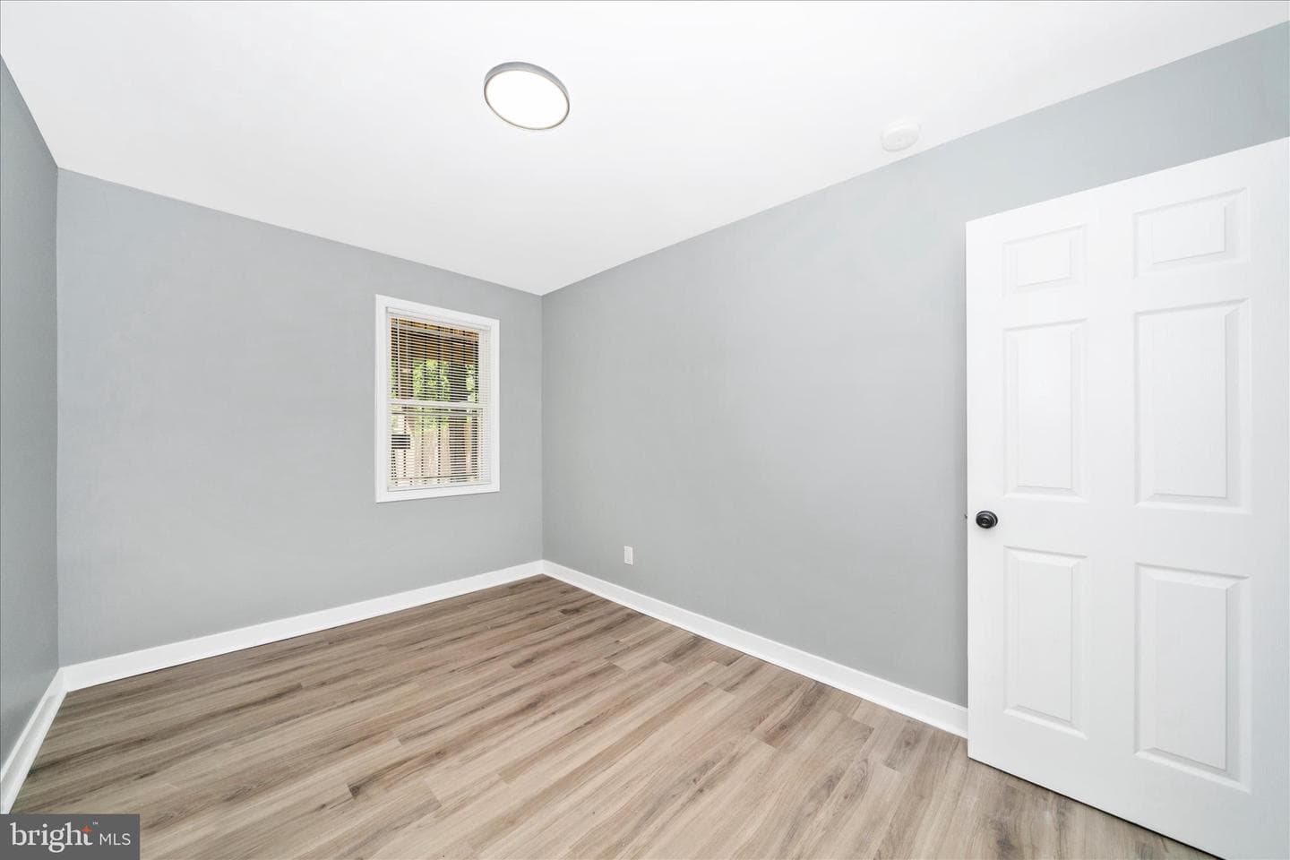 5027 Benning Road SE photo 25