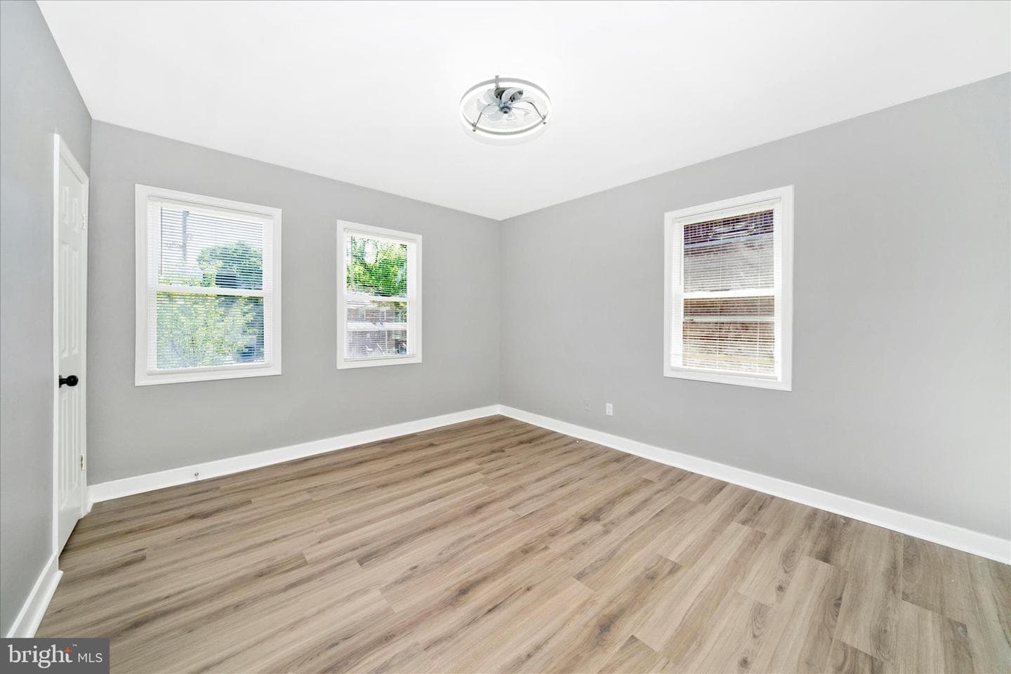 5027 Benning Road SE photo 31