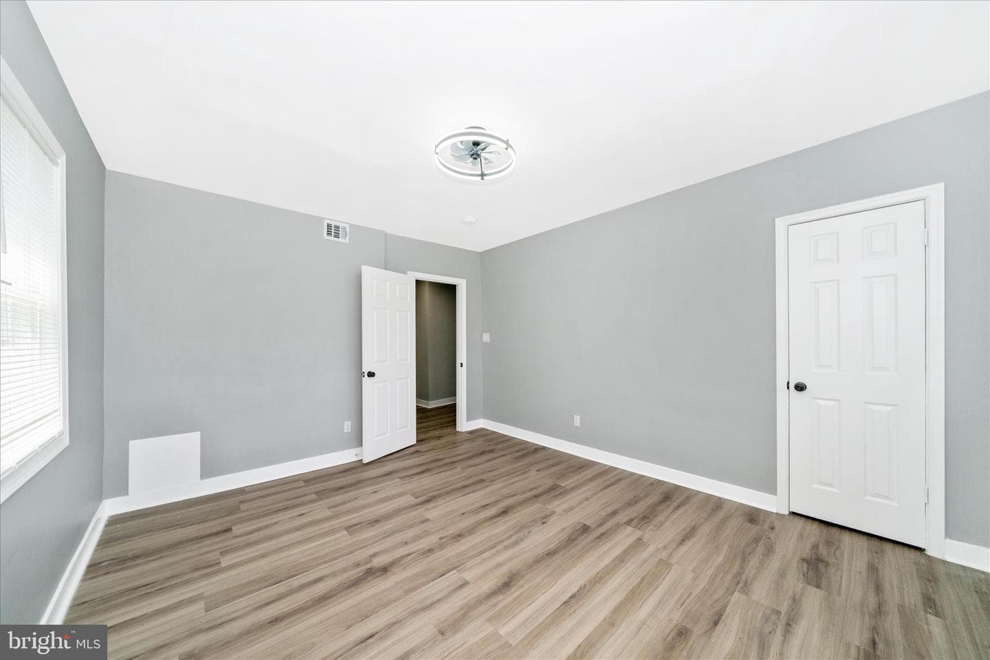 5027 Benning Road SE photo 32
