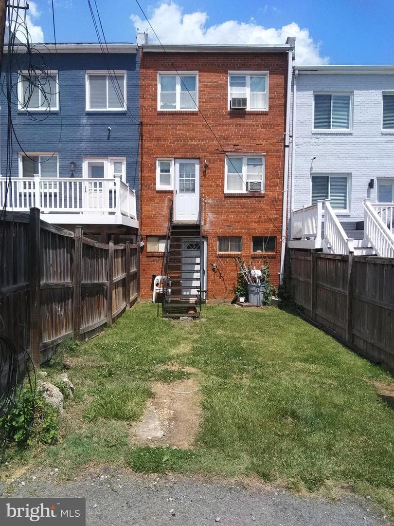 2222 16th Street NE, Washington