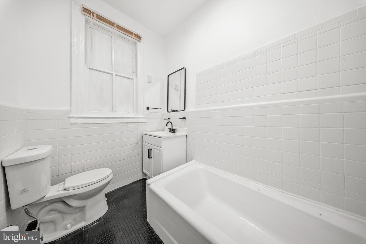 617 Keefer Place NW photo 24