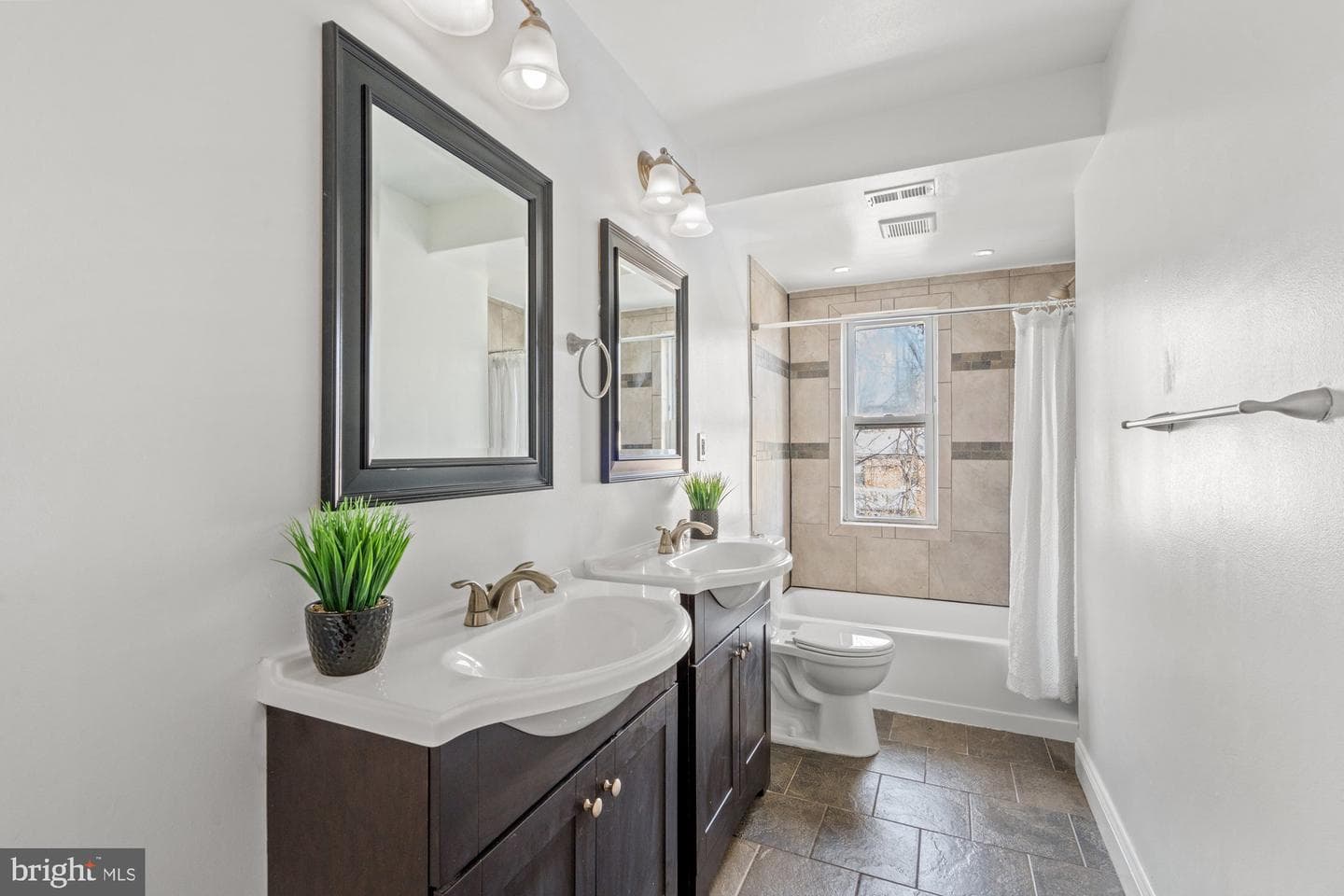 1040 6th Street NE #302 photo 16