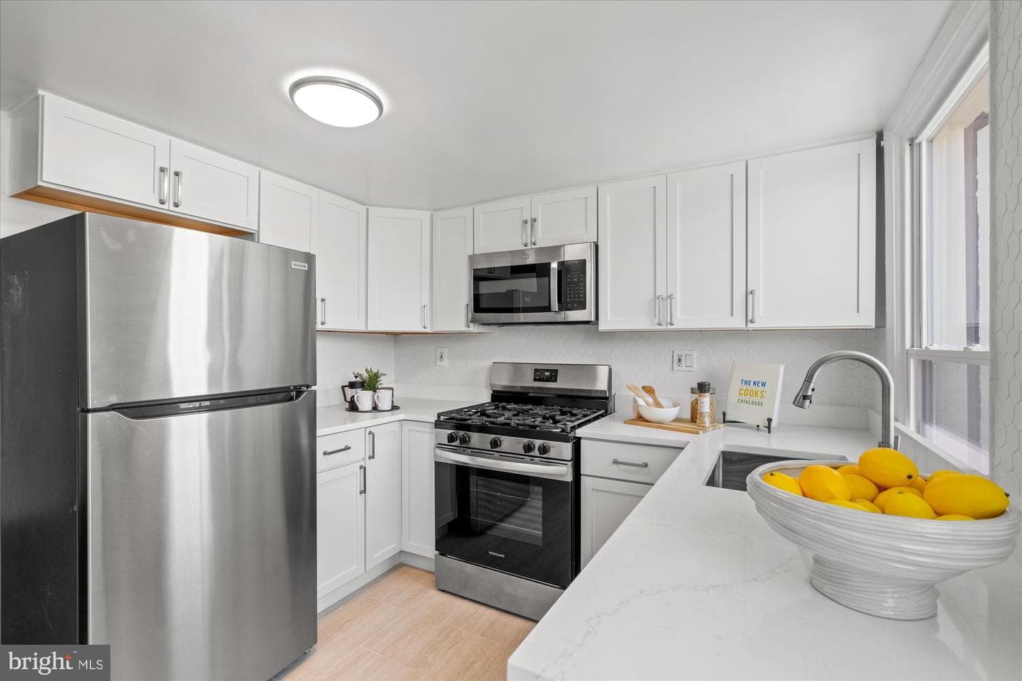1040 6th Street NE #302 photo 8