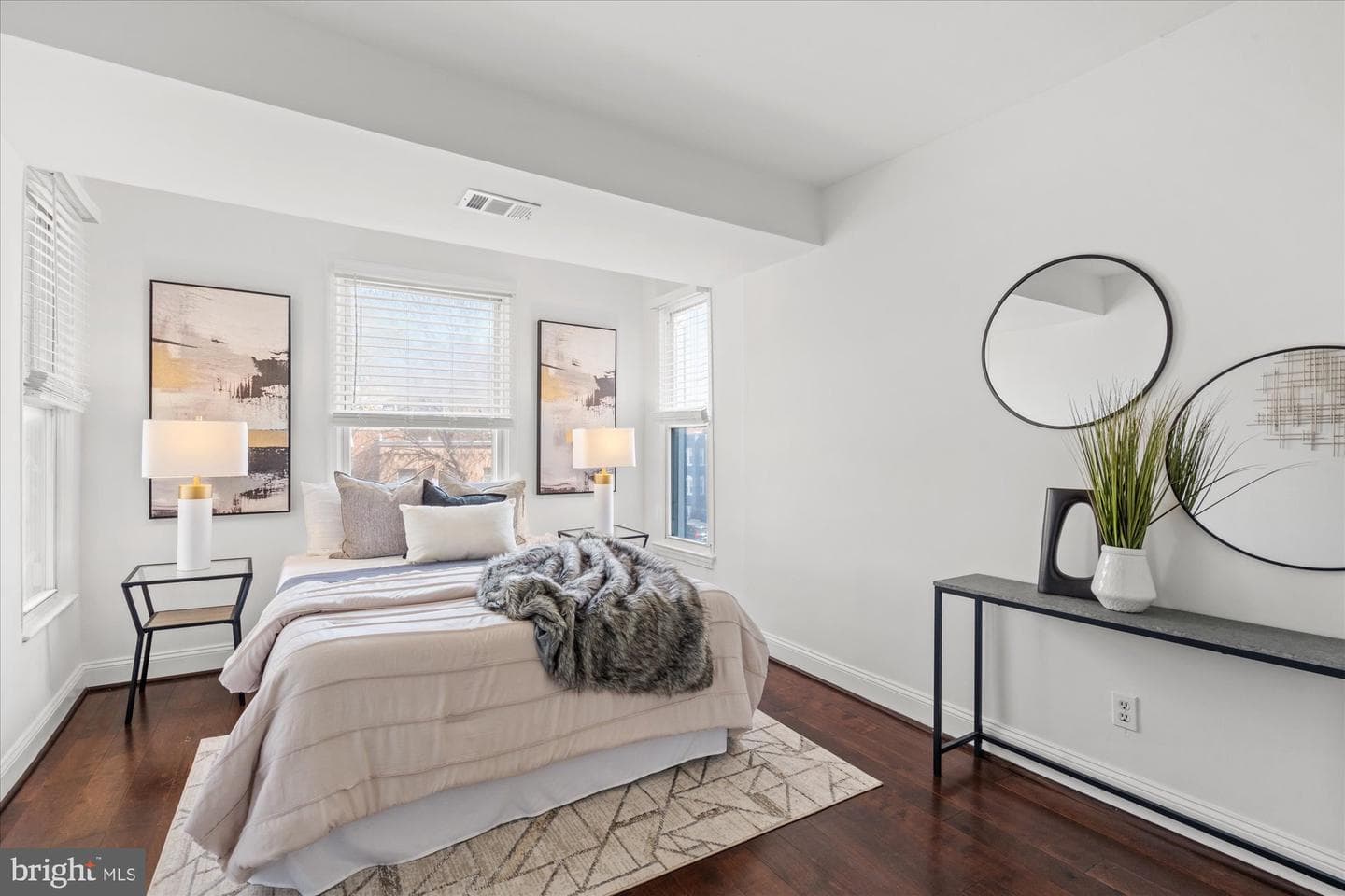1040 6th Street NE #302 photo 9