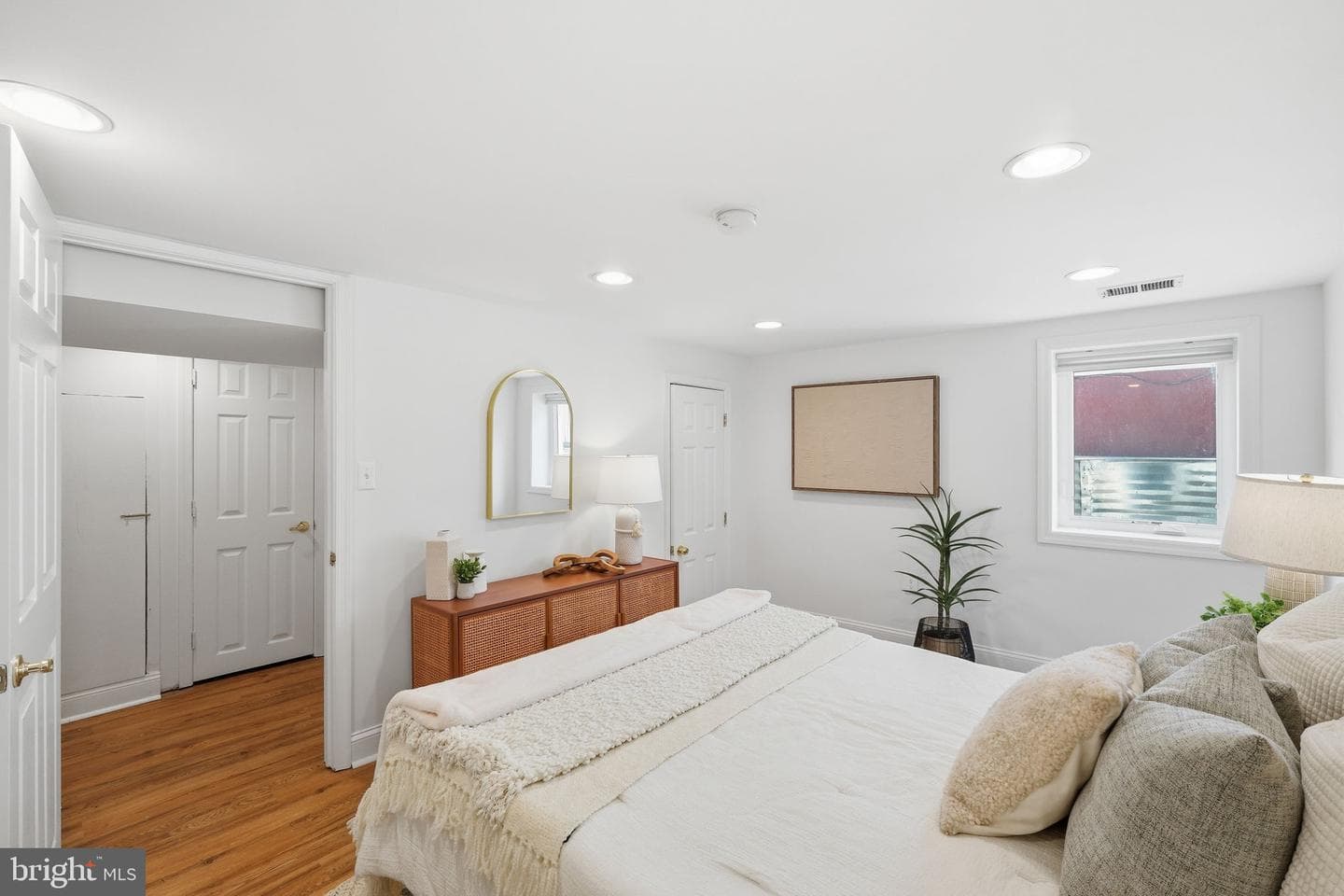 1005 Irving Street NW photo 28