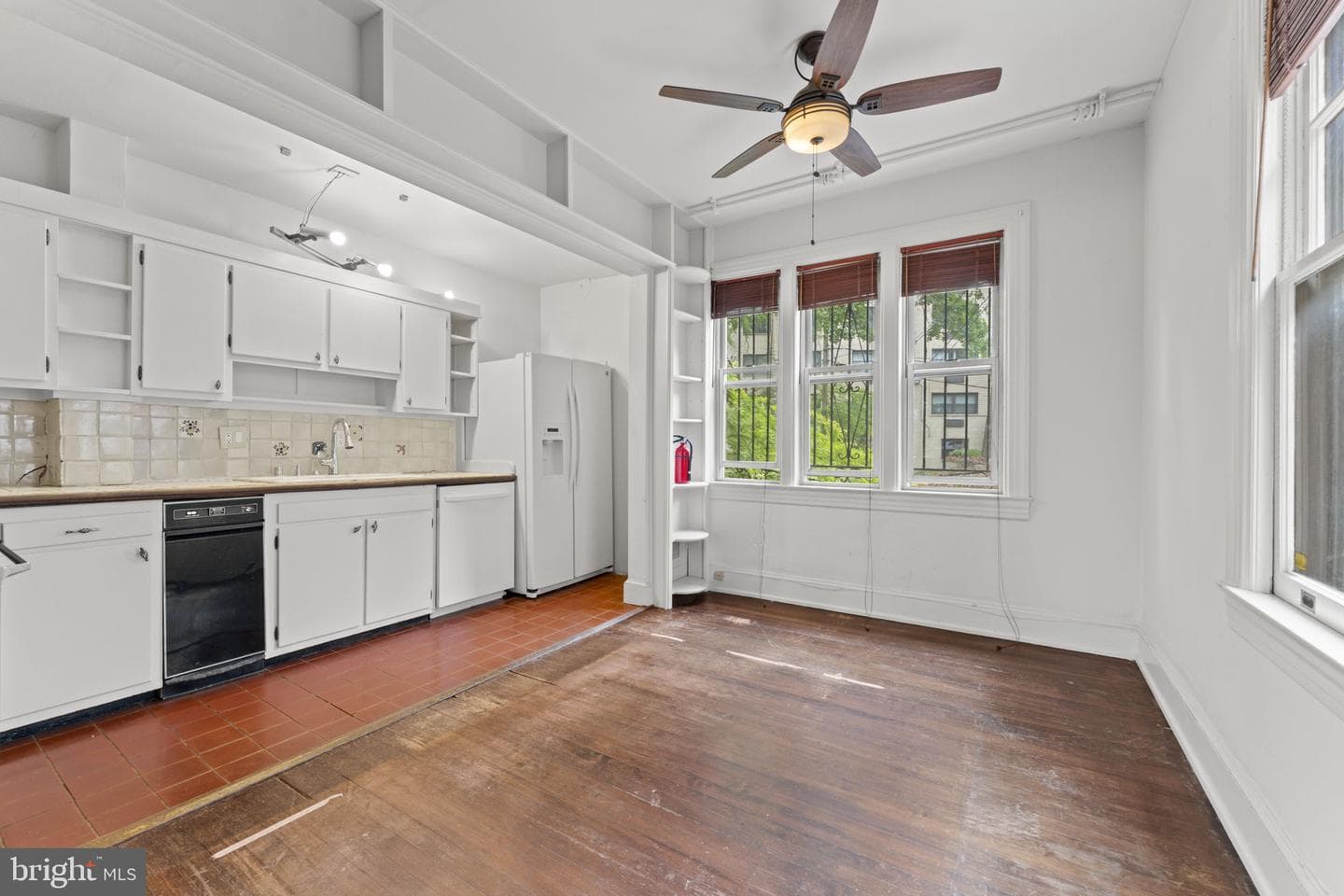 2812 Adams Mill Road NW photo 11