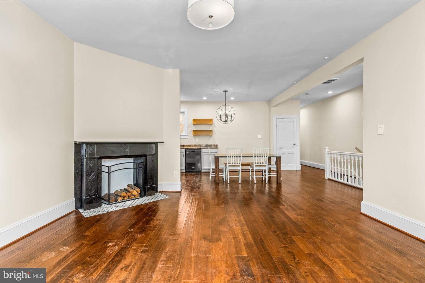 502 G Street NE photo 25