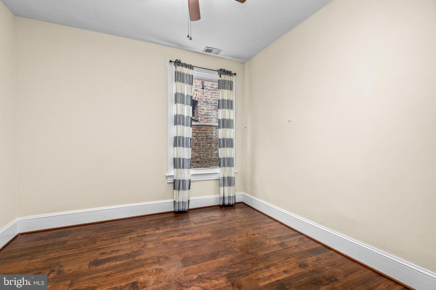 502 G Street NE photo 29