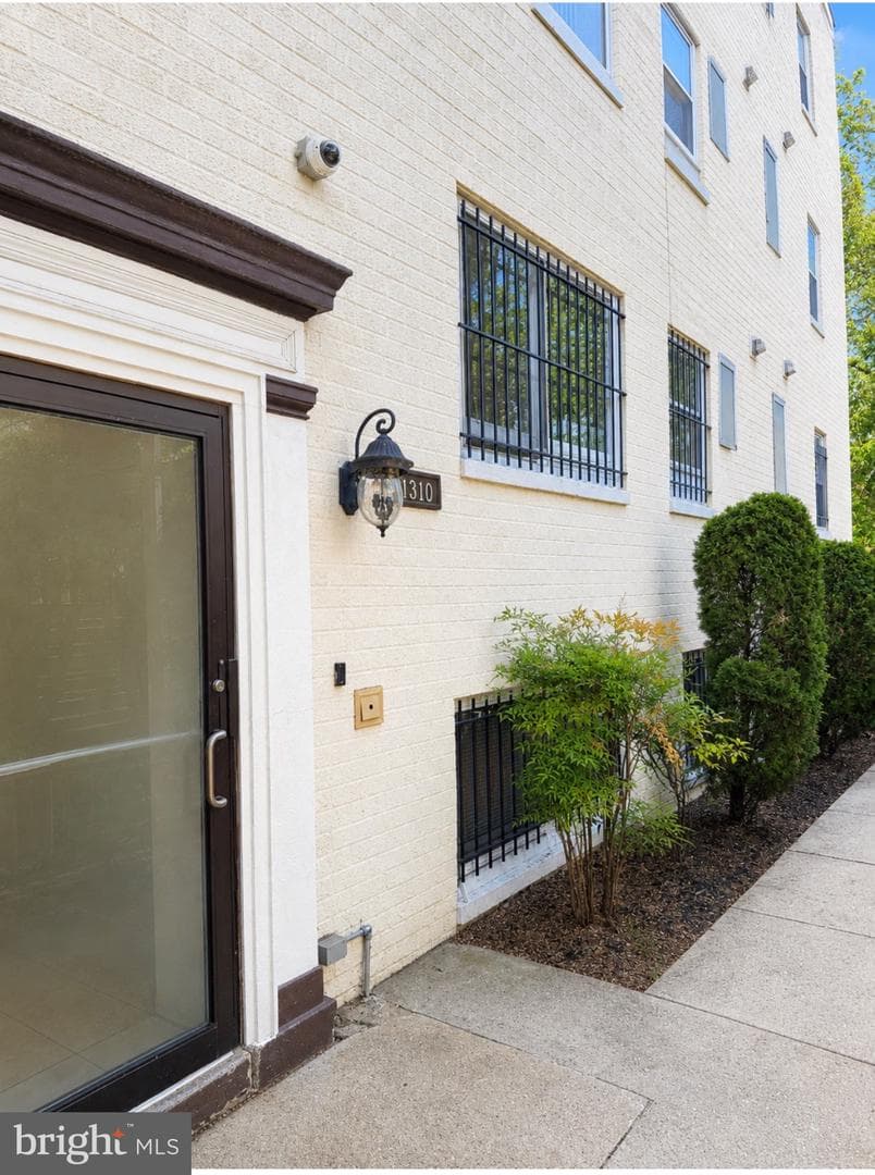 1310 Congress Street SE #204, Washington