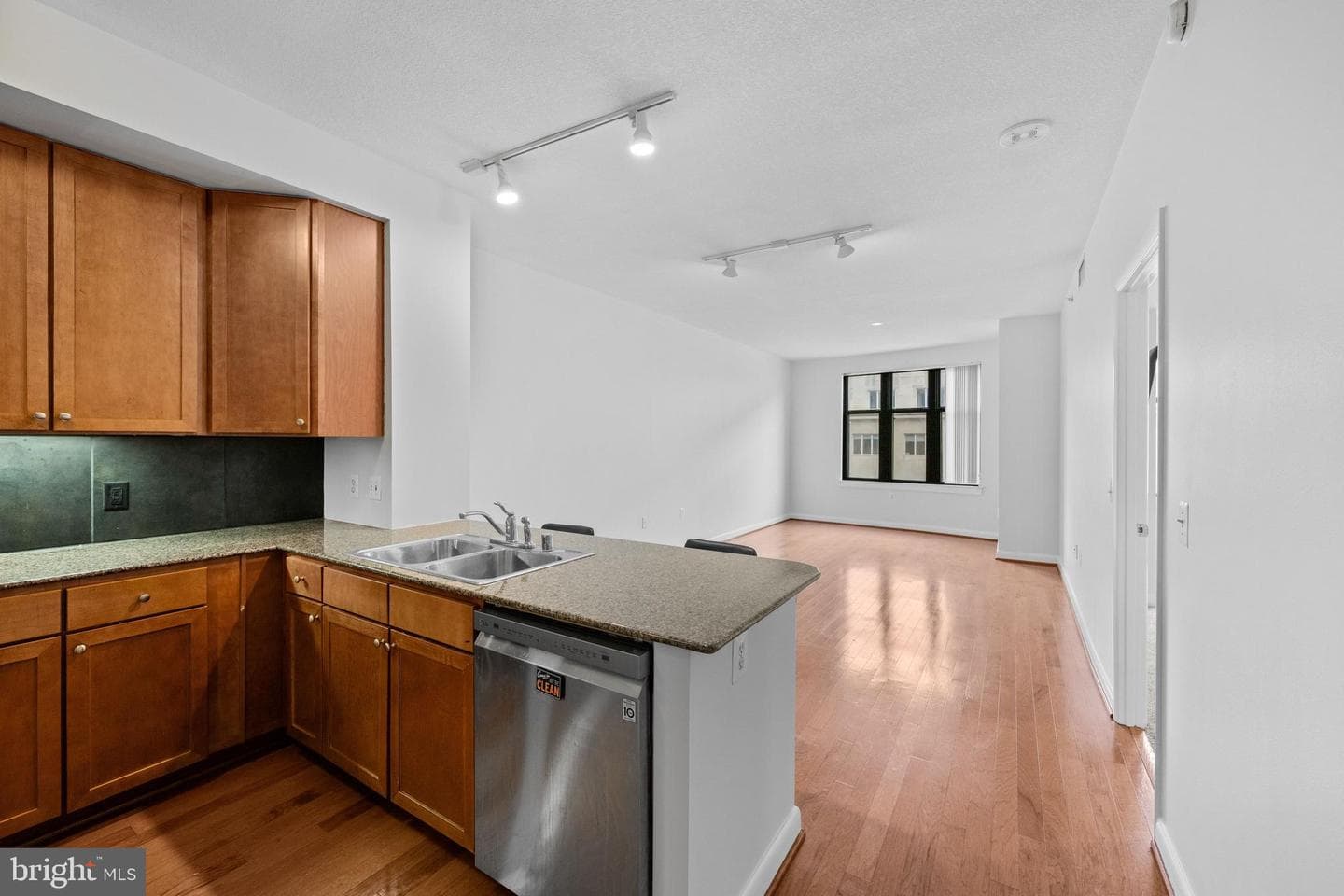 400 Massachusetts Avenue NW #621 photo 5