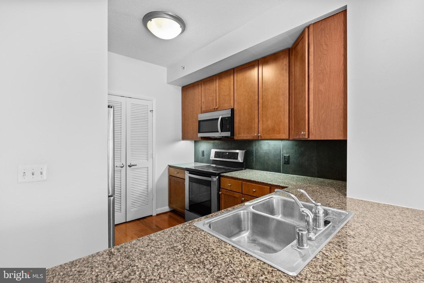 400 Massachusetts Avenue NW #621 photo 7