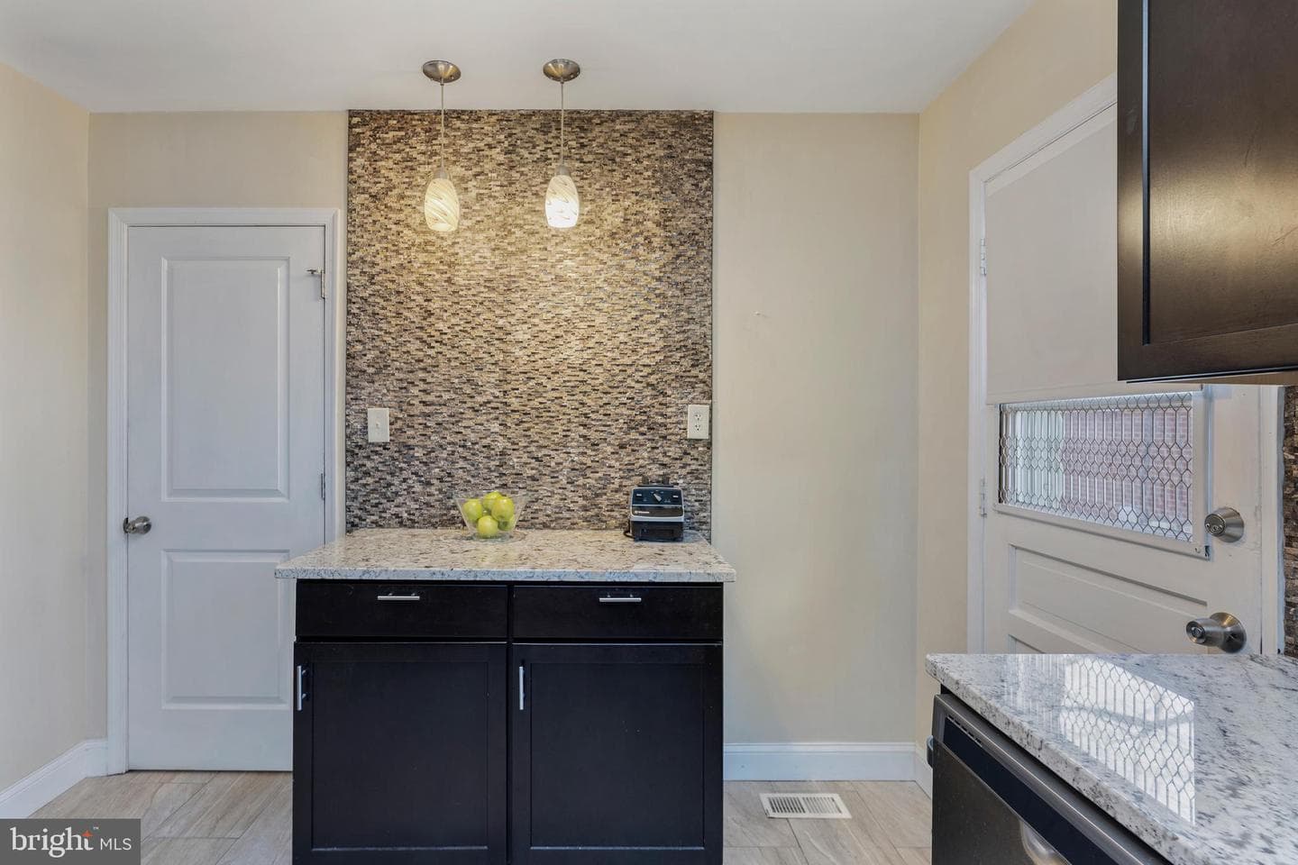 123 Walnut Street NW, Washington