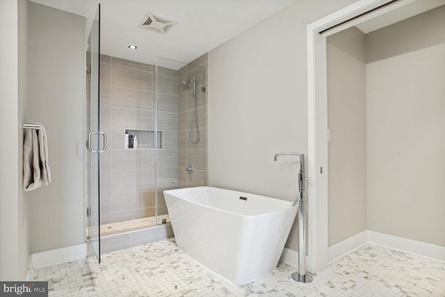 1827 Wiltberger Street NW #405 photo 27