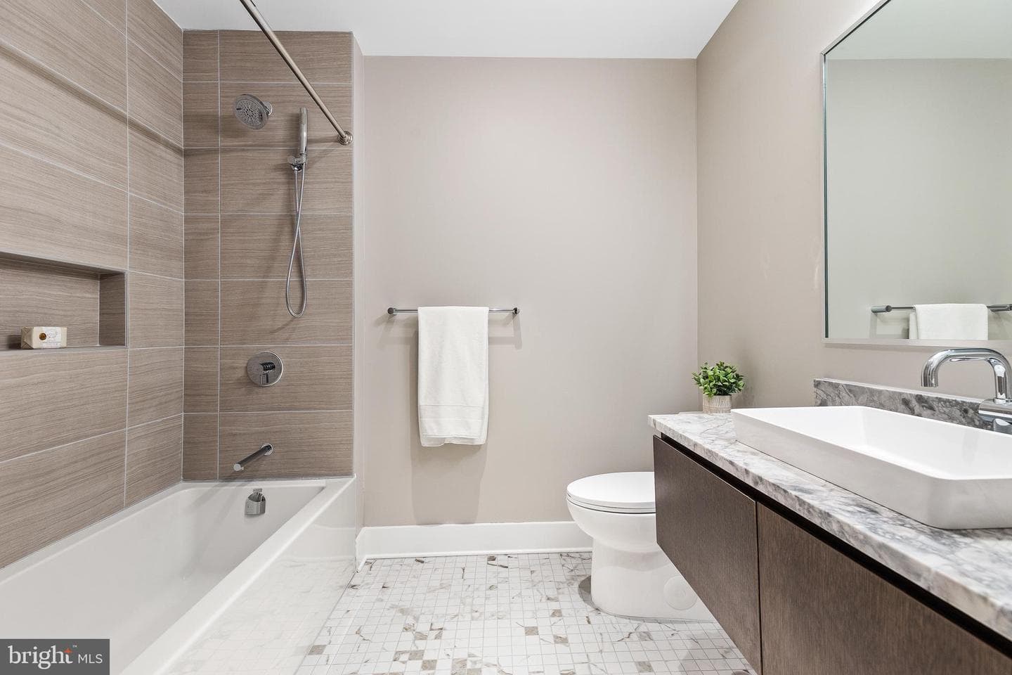 1827 Wiltberger Street NW #405 photo 31