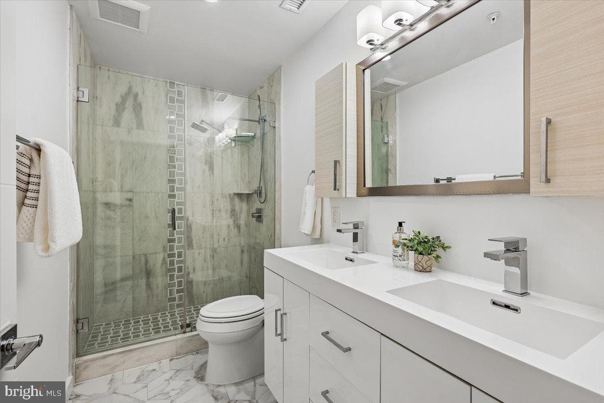 2429 Ontario Road NW #2 photo 33