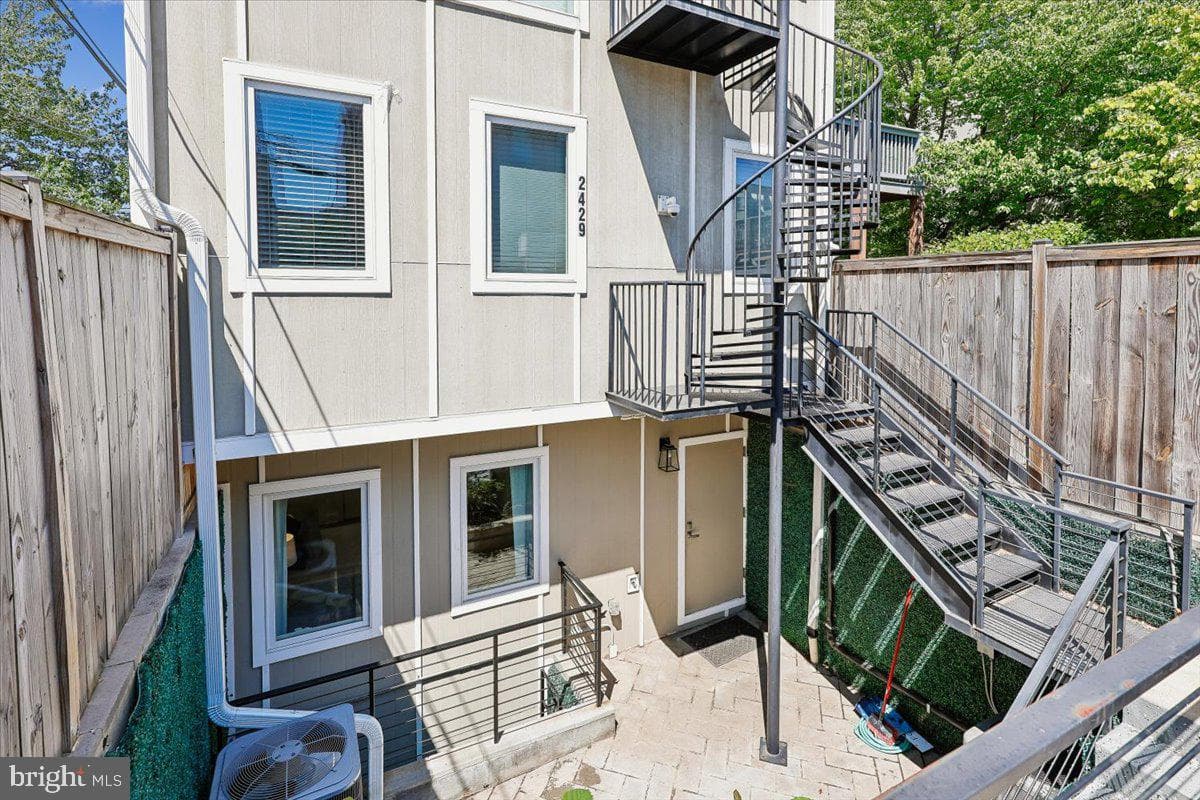 2429 Ontario Road NW #2 photo 49
